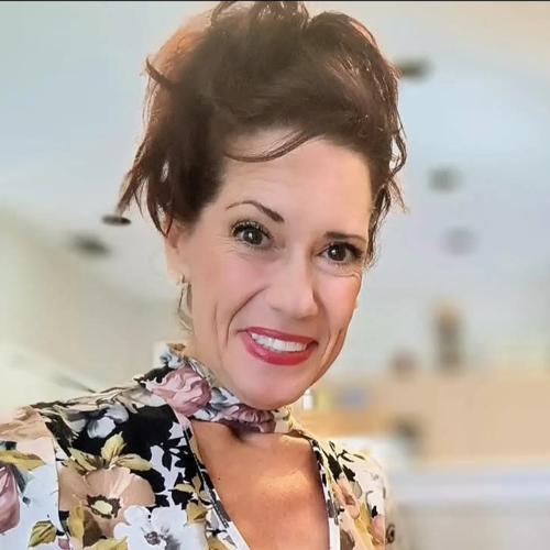 Lisa Eva Eva Gold
