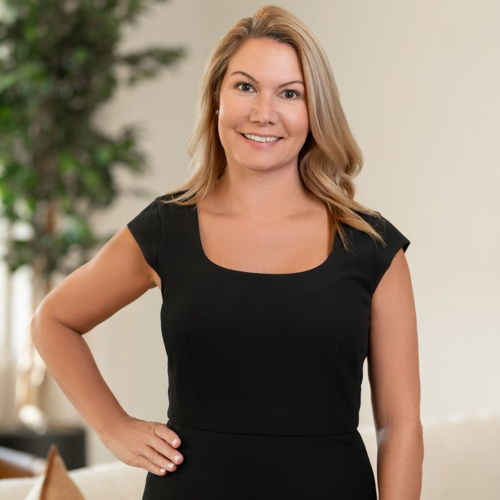 Julie  Vasu-Thompson